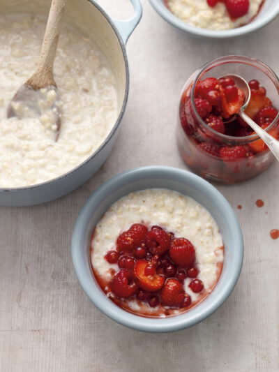 porridge with berries